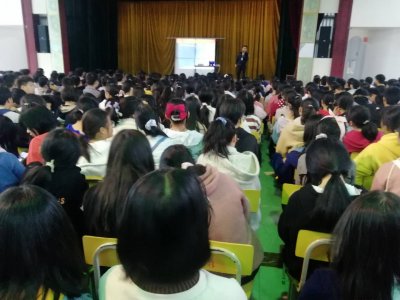 中华职校举办防火安全培训活动
